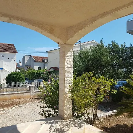Апартаменты Vila Mali San Трогир