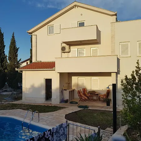Vila Mali San * Трогир